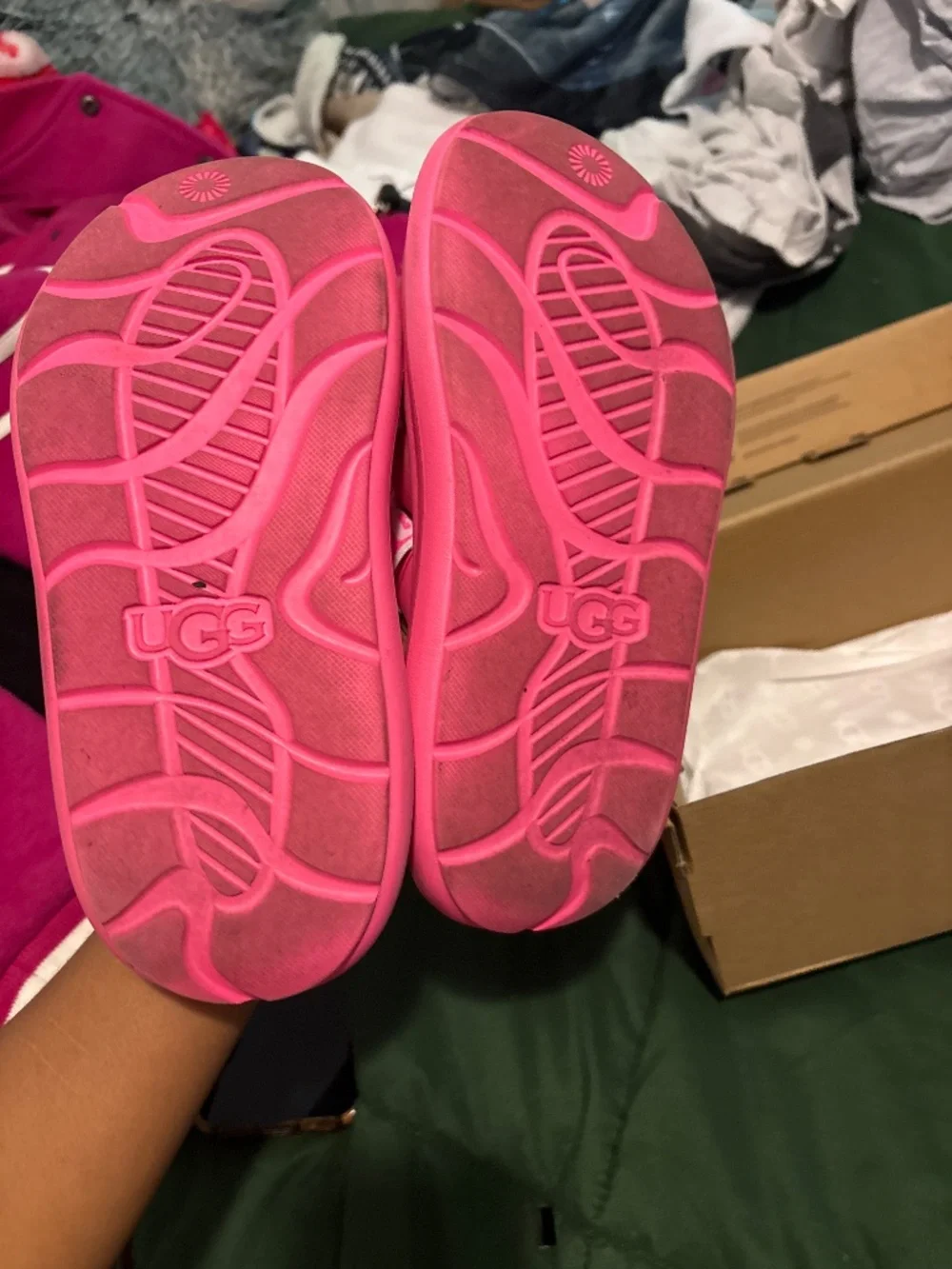 Ugg slides K sport YEAH